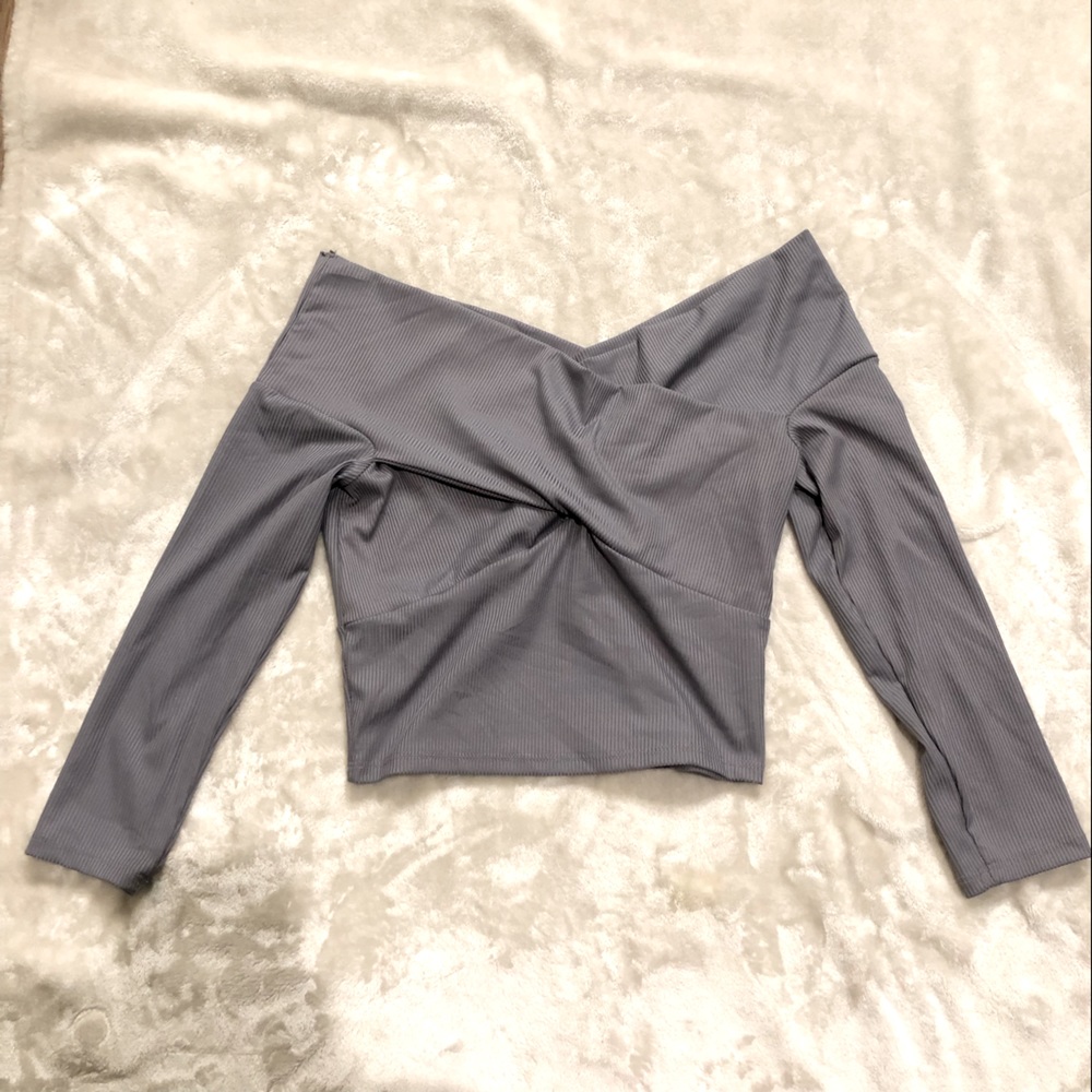 Long sleeve crop top